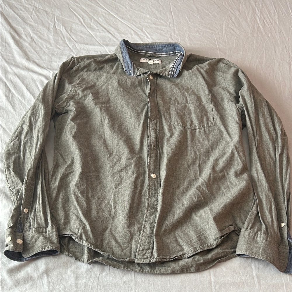 Express soft wash Men’s Gray Casual dress shirt